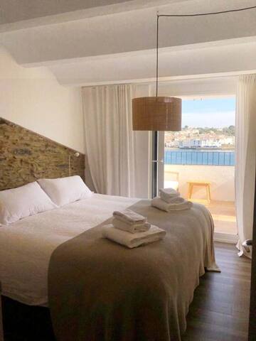 Penthouse Deluxe -First Line Of The Sea Cadaques gallery image 3