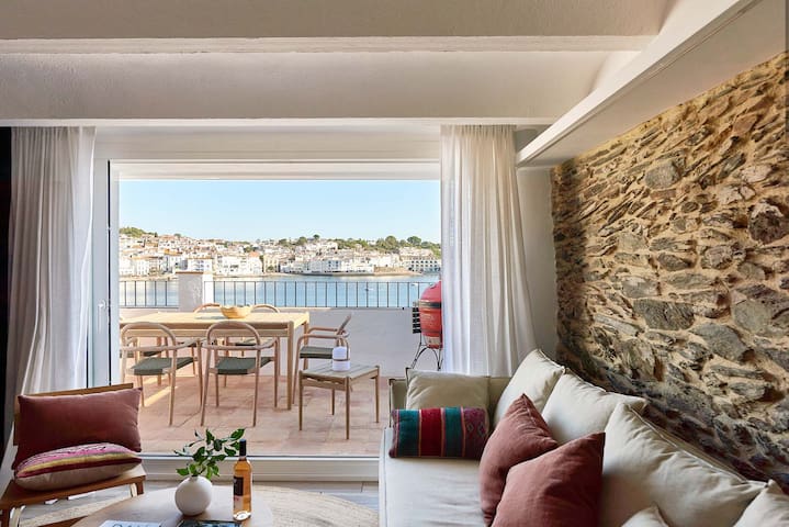 Penthouse Deluxe -First Line Of The Sea Cadaques