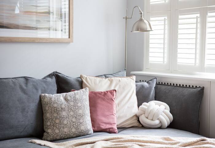 Just redecorated house /garage/3mins to Paddington gallery image 4