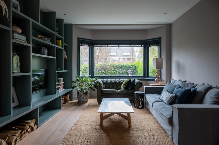 Charming & Spacious Family Home - Haarlem