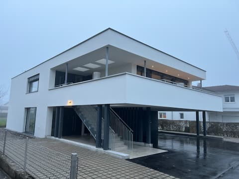 Beliebte Airbnb-Anzeige: New building, upper floor, 95 m² stylish 4-room apartment in Dornbirn