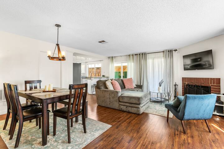 SOFI | LAX | CRYPTO | FORUM 4bd Los Angeles Home gallery image 3