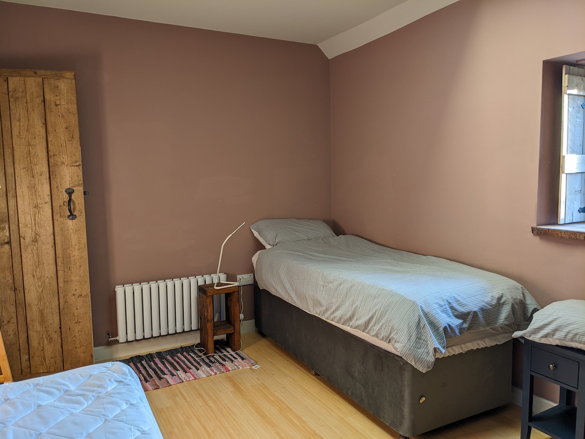 Bedroom #2 in "Twin" Layout
Zip and Link beds provide an option for a second double-room layout