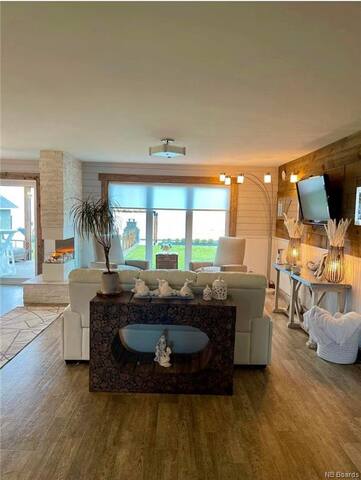 Amazing Ocean front home gallery image 4