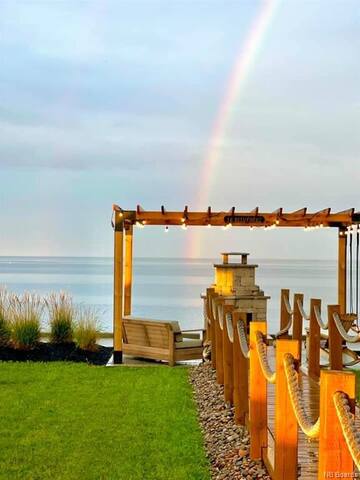 Amazing Ocean front home gallery image 3