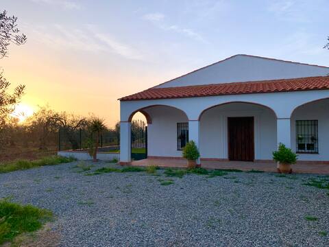 Agradable casa rural con piscina en Extremadura