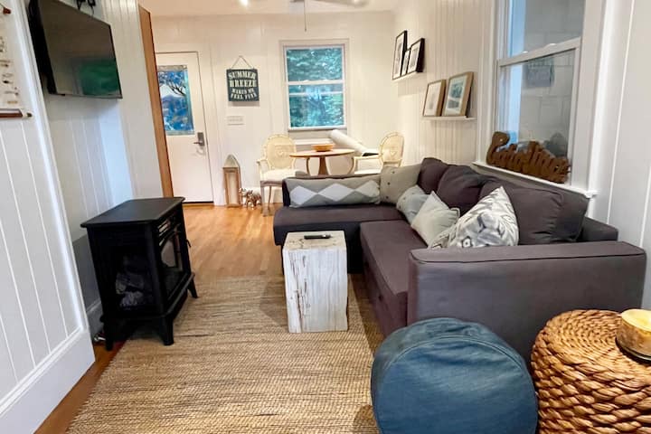 Dnevni boravak s sofom na razvlačenje. 