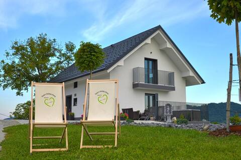 Holiday home with wellness oasis and jacuzzi