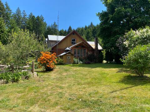 Cheerful farm with heated indoor pool