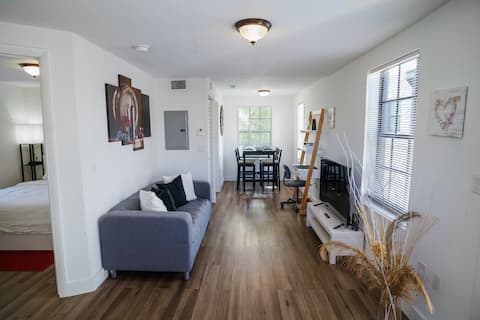 Popular Airbnb listing: Modern Apartment near Brickell 2Br #2 in East Little Havana
