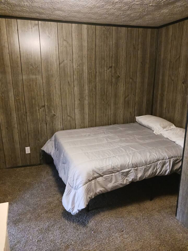 საძინებელი 4