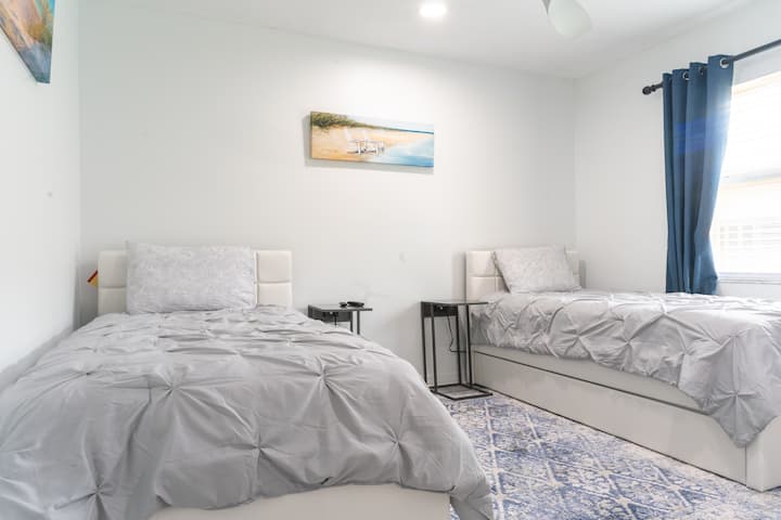 غرفة النوم 2 - سريرين صغيرين مع تراندل واحد 