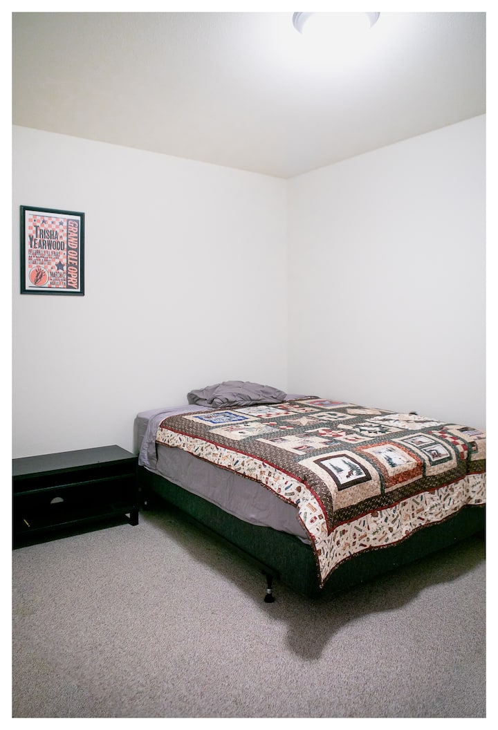 საძინებელი 1