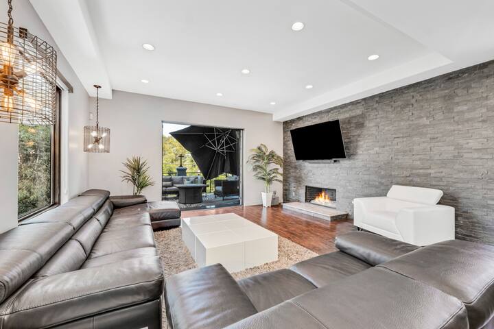 The Steel Estate- Hollywood Hills gallery image 4