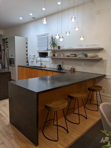 Historic Victorian Home in Heart of SF gallery image 3