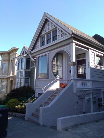 Historic Victorian Home in Heart of SF gallery image 5