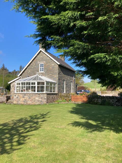 Relaxing rural 4 bedroom retreat