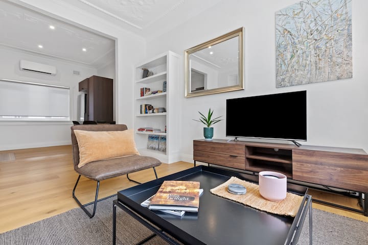 Stylish New Sydney Retreat Near Airport & Cbd - Penshurst