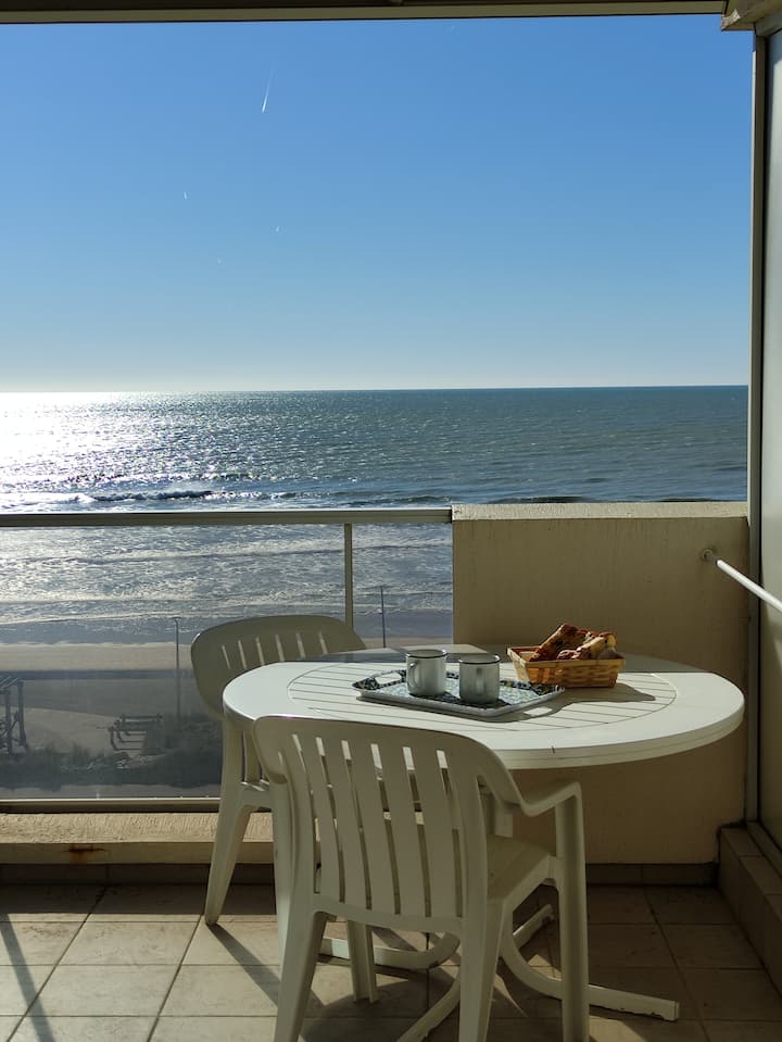 Seafacing apartment, Demoiselles beach Apartments for Rent in Saint