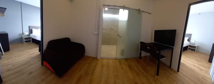 Connecting Waterfront Family Room With Balcony Prm - Singapore