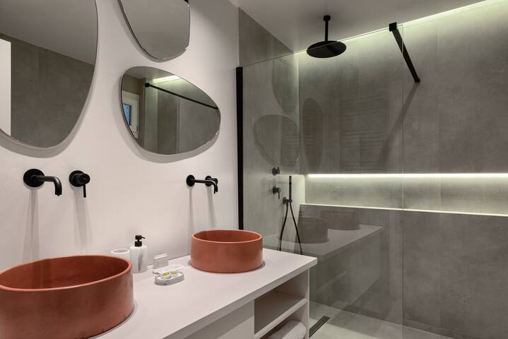 Acropolis White Key Residence gallery image 5