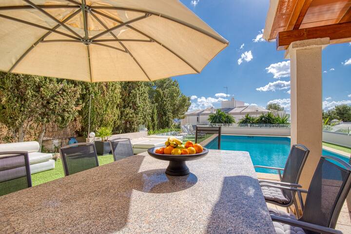 Magnifica villa con piscina y vistas al mar gallery image 2