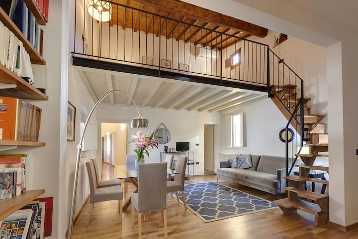 Porcellana14-in the heart of Florence (5’from SMN)