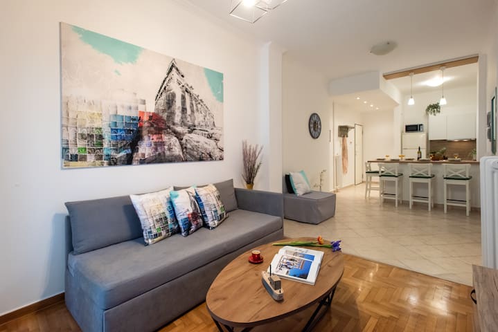 Blue Ark Comfort Near Acropolis