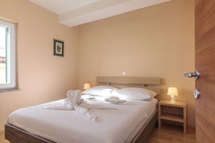 ワードローブ付きベッドルーム