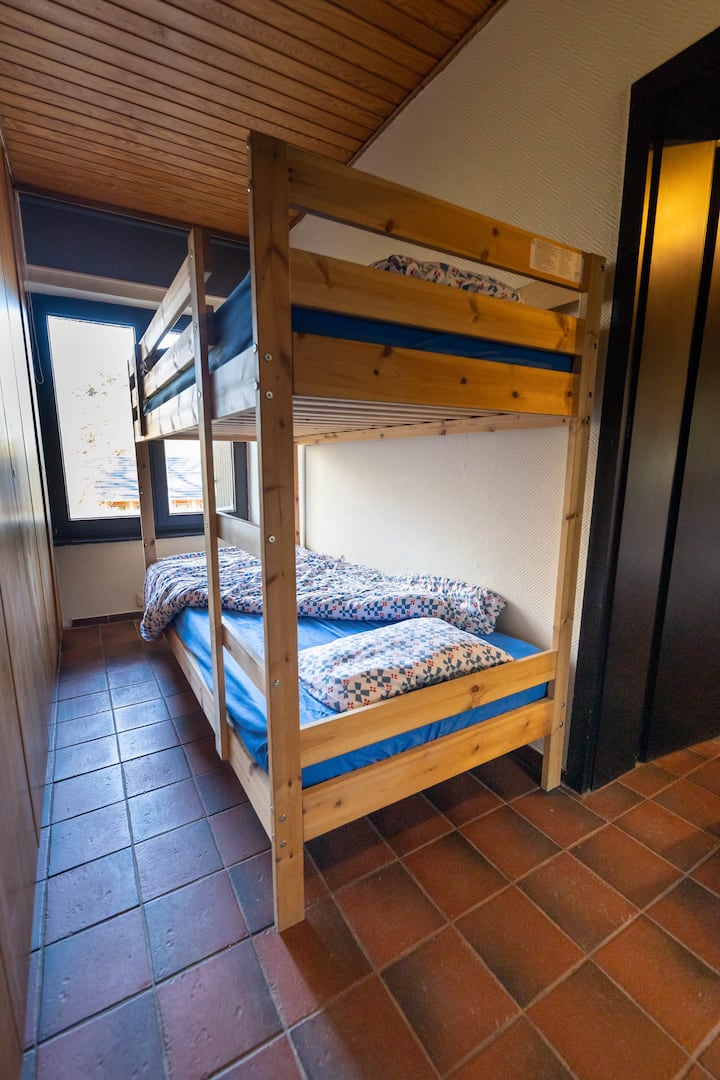 Schlafzimmer Erdgeschoss mit Etagenbett