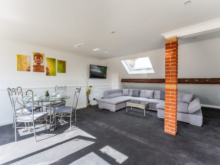 Pass The Keys Gorgeous Central 2 Bedroom Flat With Roof Garden - Bournemouth