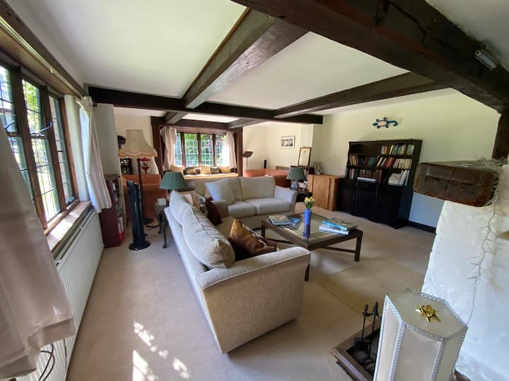 Private Tennis Court, Secluded Villa With Hot Tub - Uckfield
