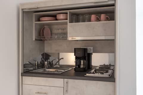 Top performing Airbnb: VILLA FLORA EYE ("KLEFTIKO" APARTMENT) in Δήμος Μήλου