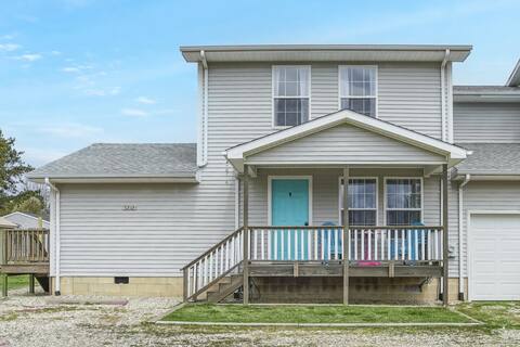 Seahorse House - Huge Yard for Picnics/Fires/More!