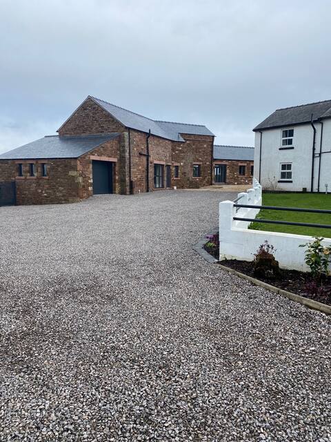 Countryside barn conversion w/optional hot tub