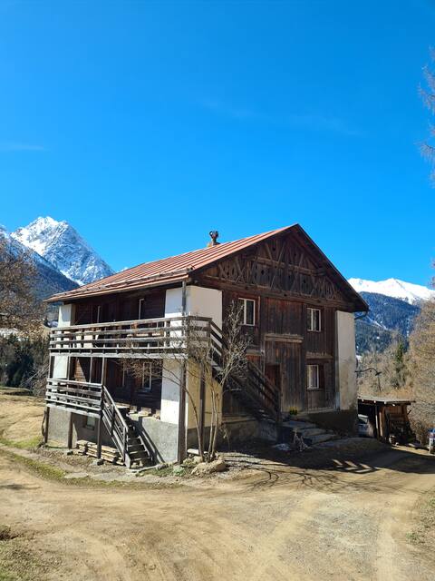 Simple and uniquely located apartment