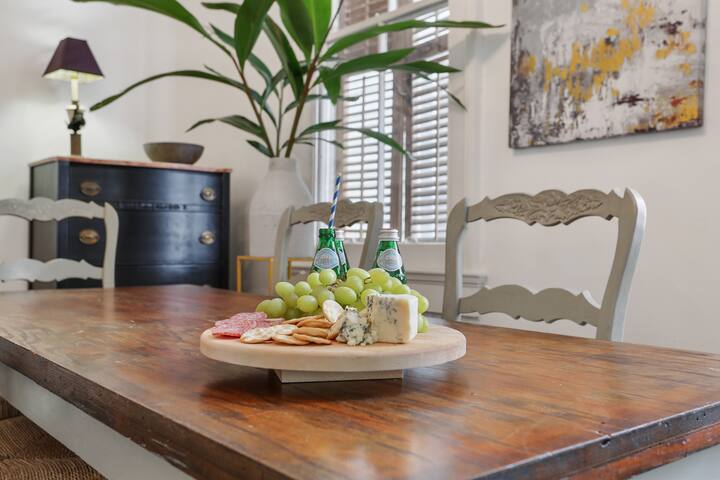 Uptown Victorian Townhouse 3 King Ensuite Bedrooms gallery image 4