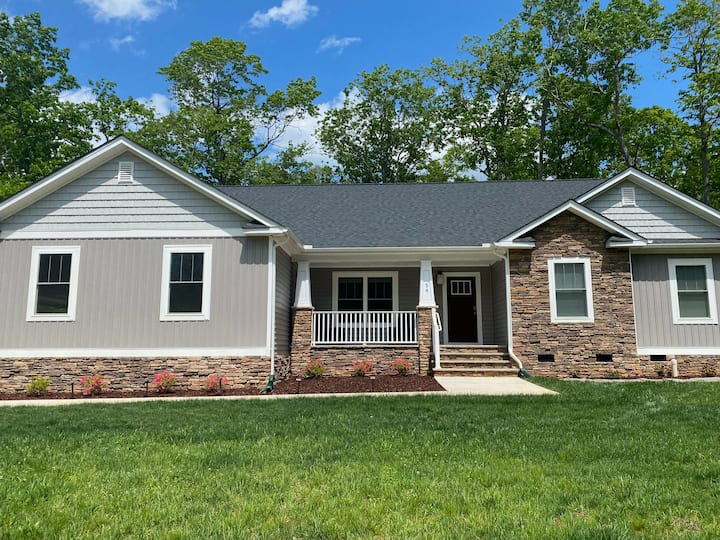 New HomeDogwood Gray House with Lake Access Houses for Rent in