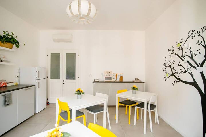 Guesthouse Tree Rooms Modern gallery image 3