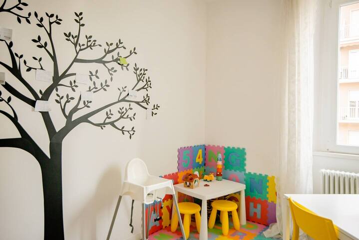 Guesthouse Tree Rooms Modern gallery image 5