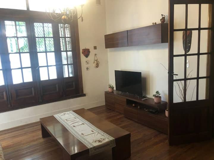 Departamento de 2 dormitorios con patio en Chacarita
