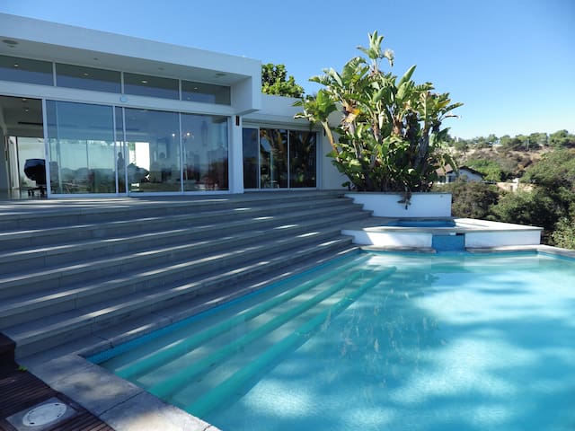 Dream House, breathtaking views. Stunning pool.
