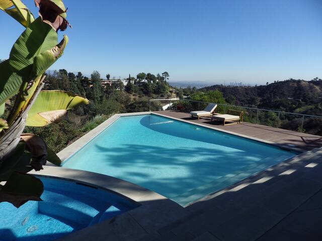 Dream House, breathtaking views. Stunning pool. gallery image 3