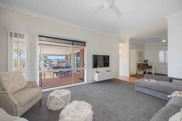 Otto House - Pool, Family Favourite Beach House - Port Macquarie