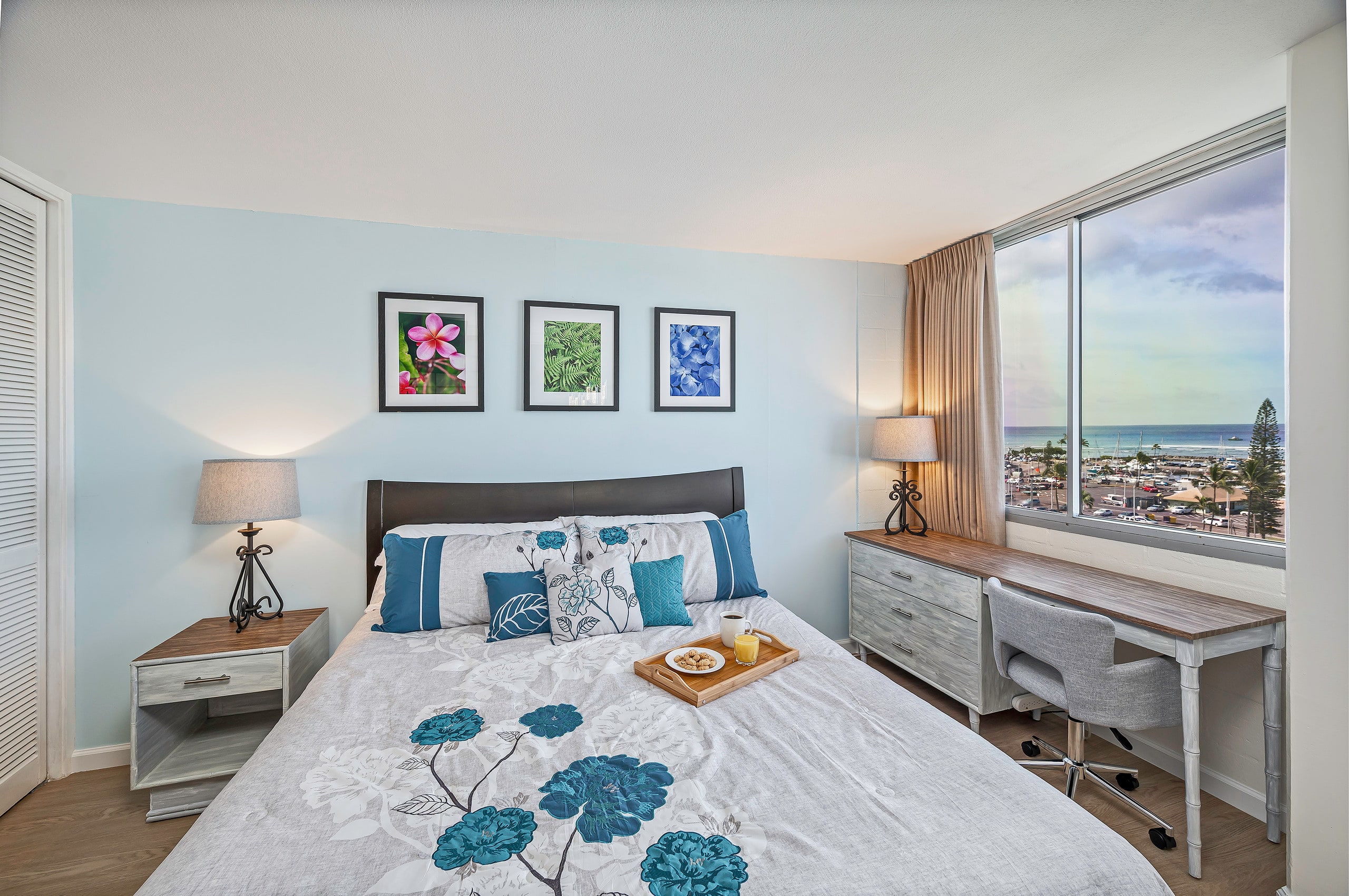 Condo in Honolulu · ★4.96 · 1 bedroom · 2 beds · 1 bath - Image 6