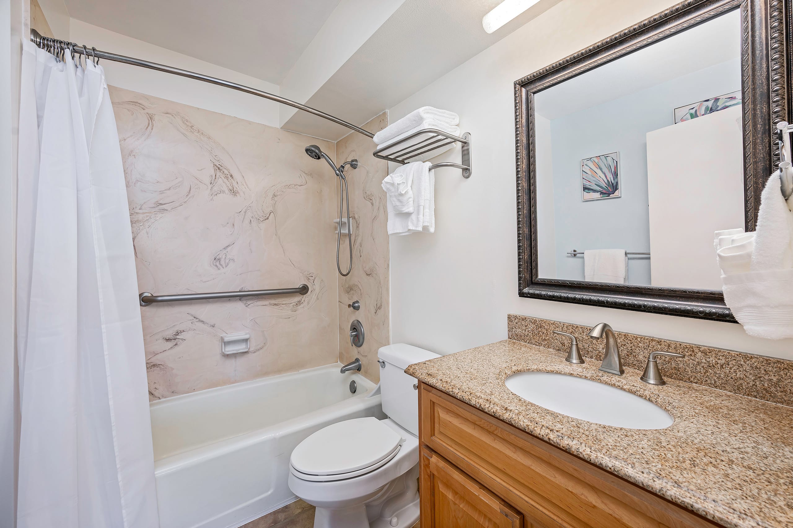 Condo in Honolulu · ★4.96 · 1 bedroom · 2 beds · 1 bath - Image 9