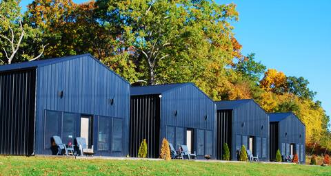 4 Modern Lakeside Cabins/Hermann, MO