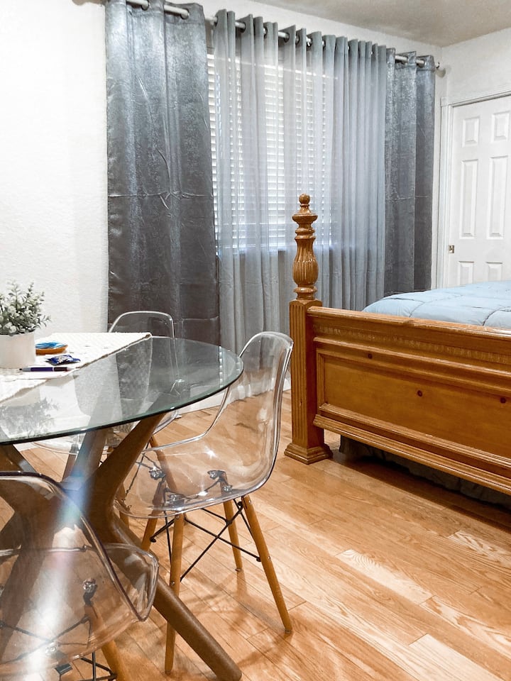Cozy private suite with private bath and entrance Houses for Rent in