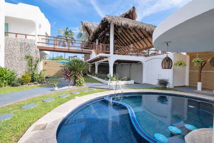 Complete Villa at the Foot of the Beach