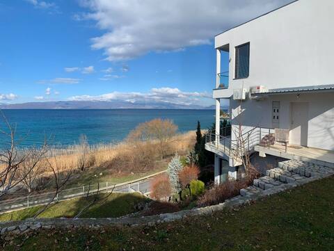 Luxury resort with fantastic lakeview